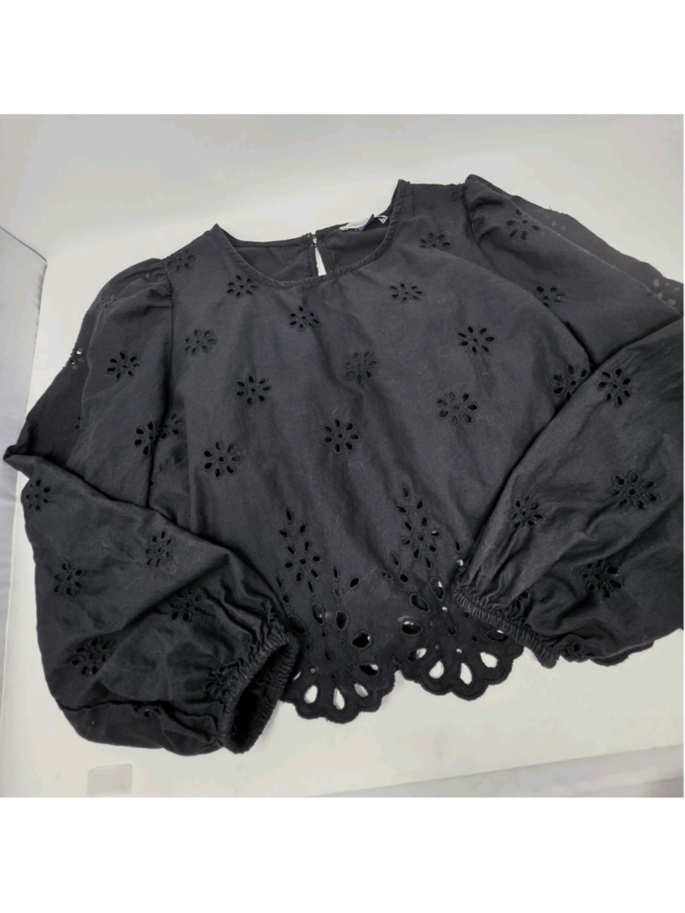 American Eagle Black Eyelet Crop Goth Embroidery Balloon Long Sleeve Boho M